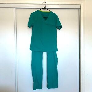 Medelita brand scrubs, small, surgical green